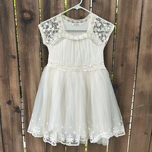 MAE LI ROSE | Girls Elegant Cream Lace Flower Girl Dress 10